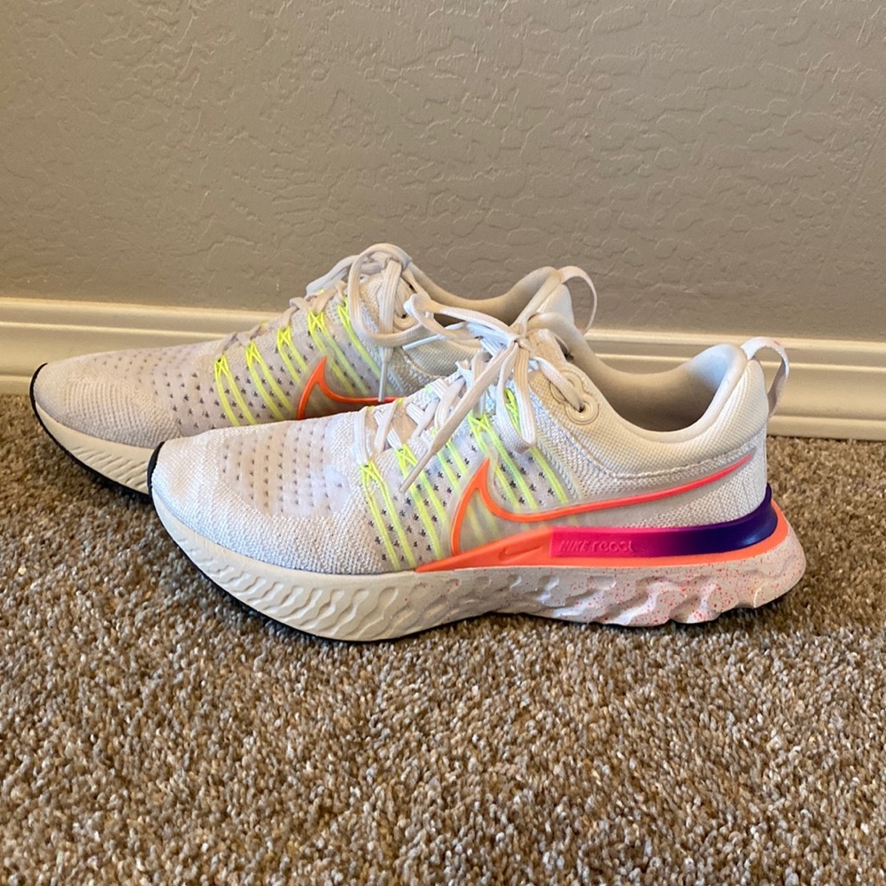 Women’s Nike react infinity flyknit. Size 9.5 barely worn!!!